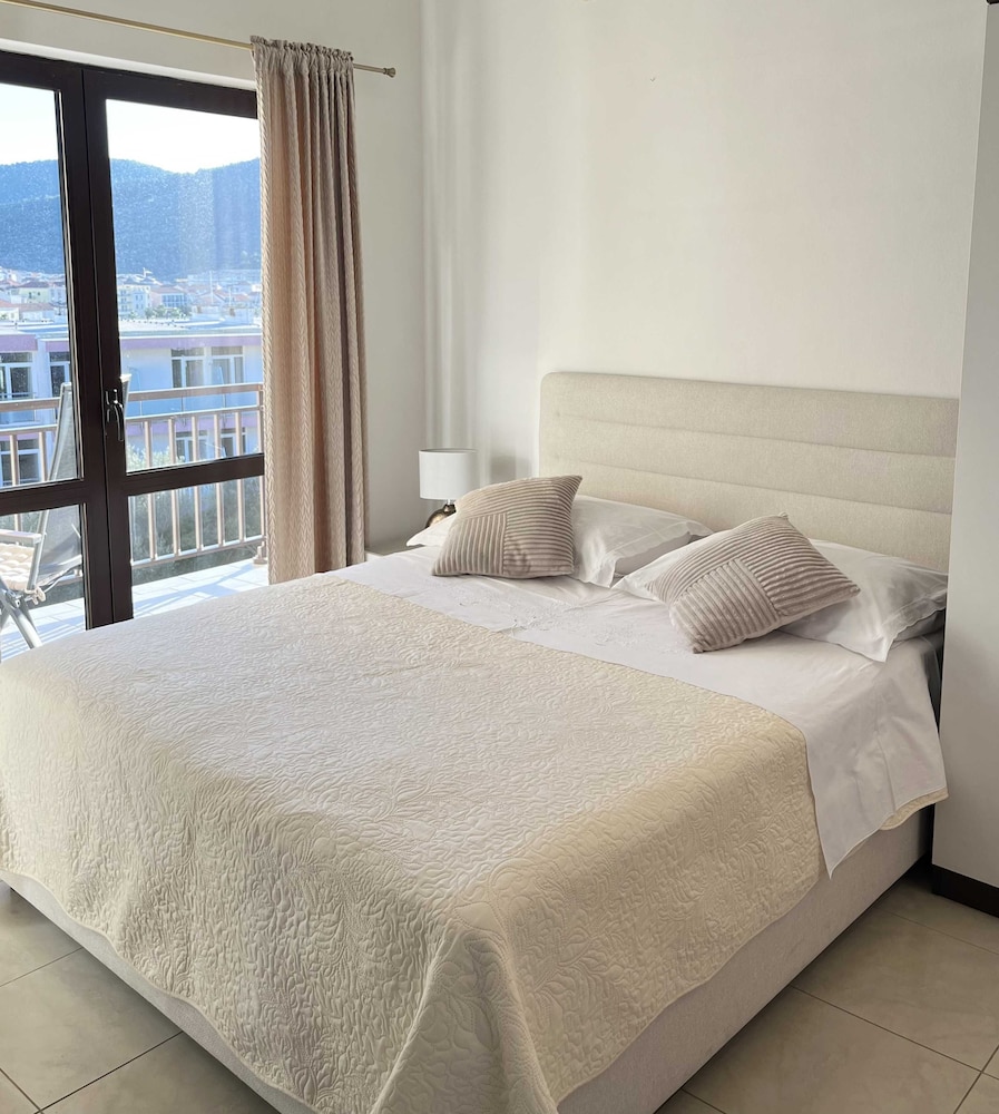 Studio (Studio Apartment with Balcony and Sea) photo 1
