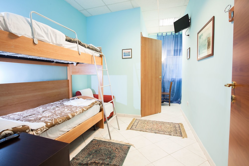 Economy Room, Private Bathroom