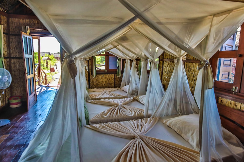 Comfort Bungalow, 3 Twin Beds, Non Smoking (Triple) photo 1