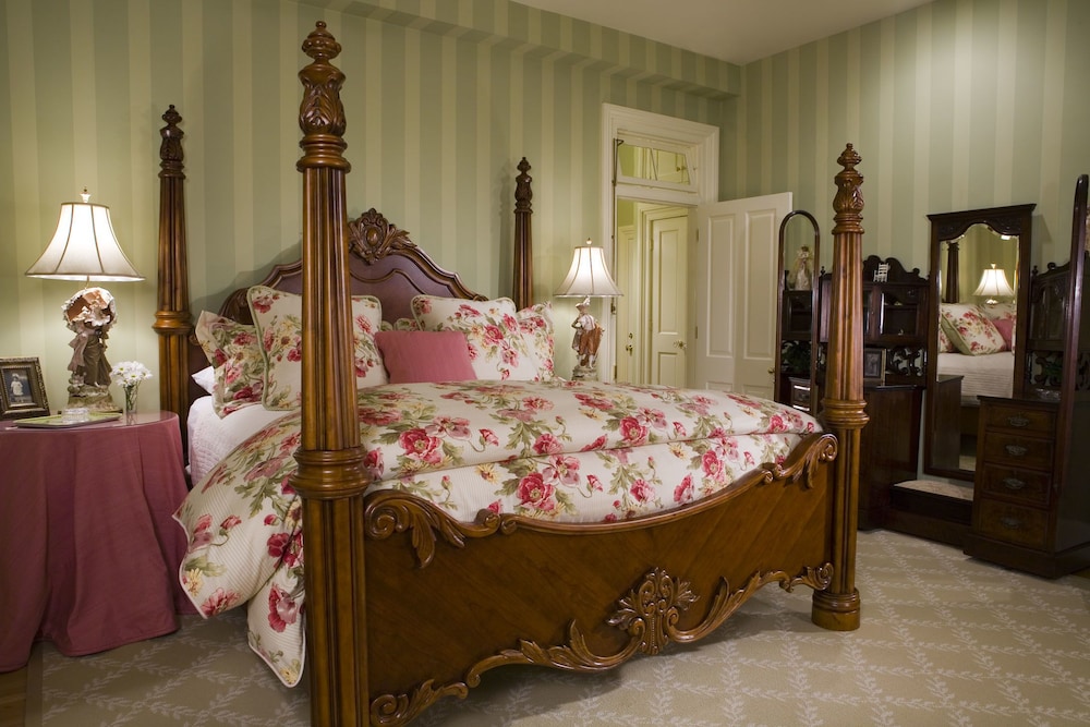 The English Suite photo 1