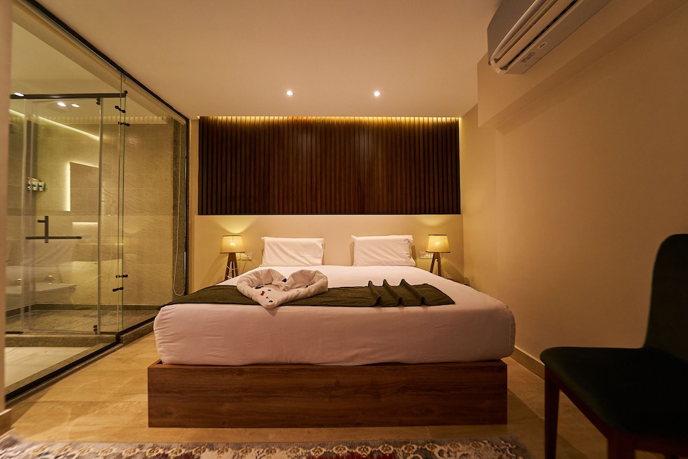 Standard Double or Twin Room photo 1
