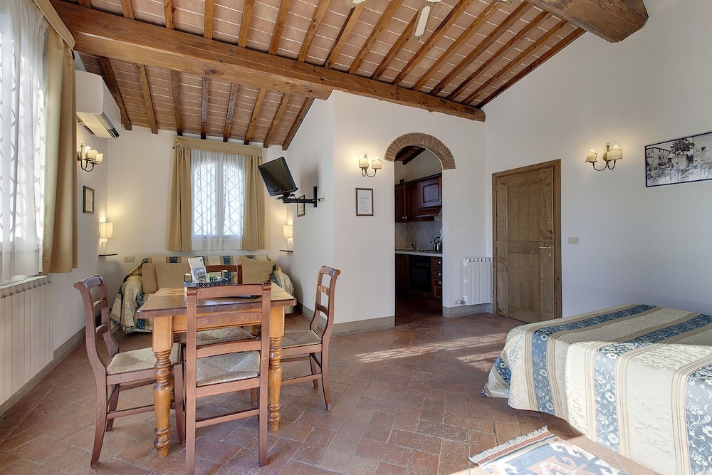 Apartment for 3 people with private garden photo 3