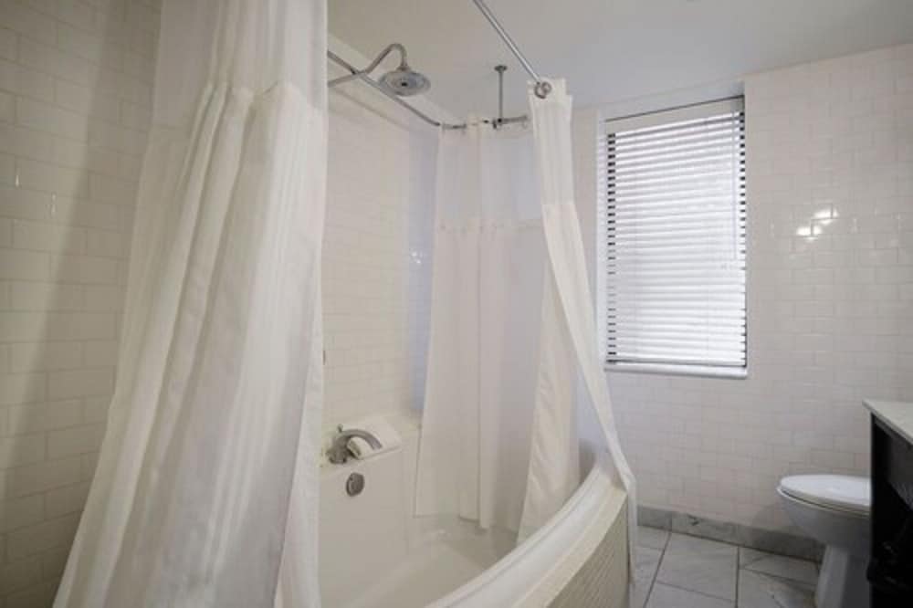 Romantic Luxury Suite