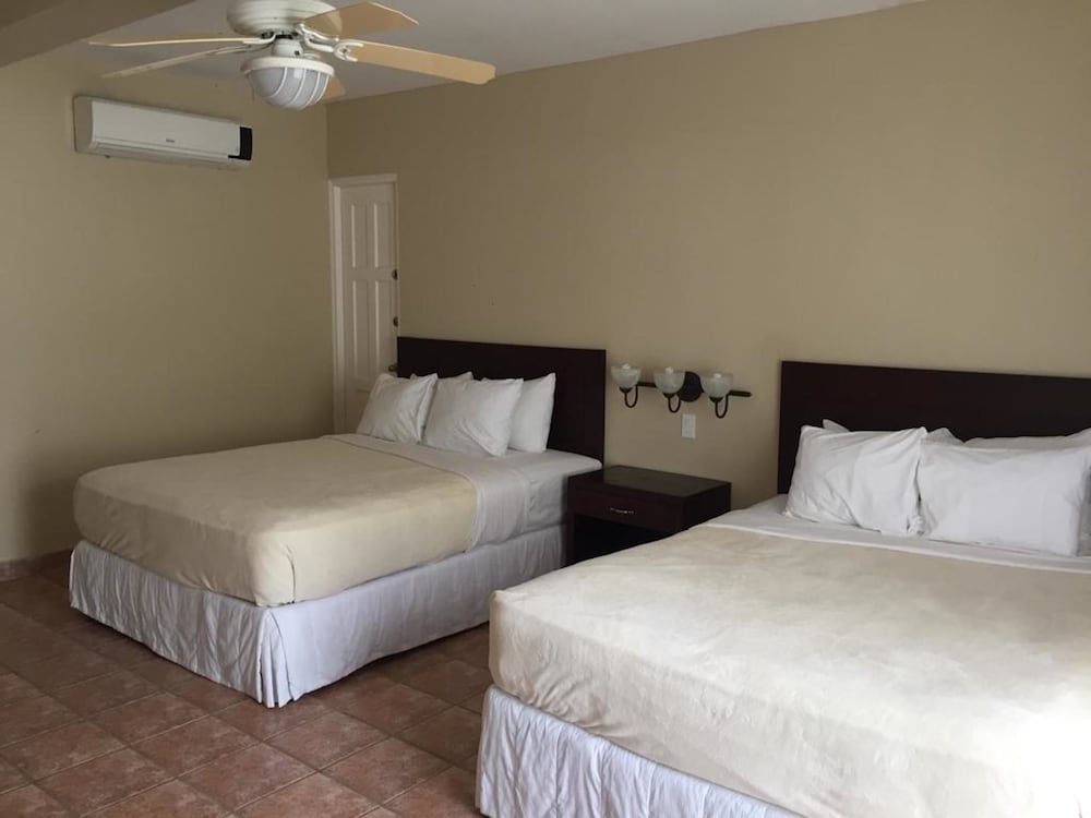 Deluxe Room, 2 Queen Beds photo 1