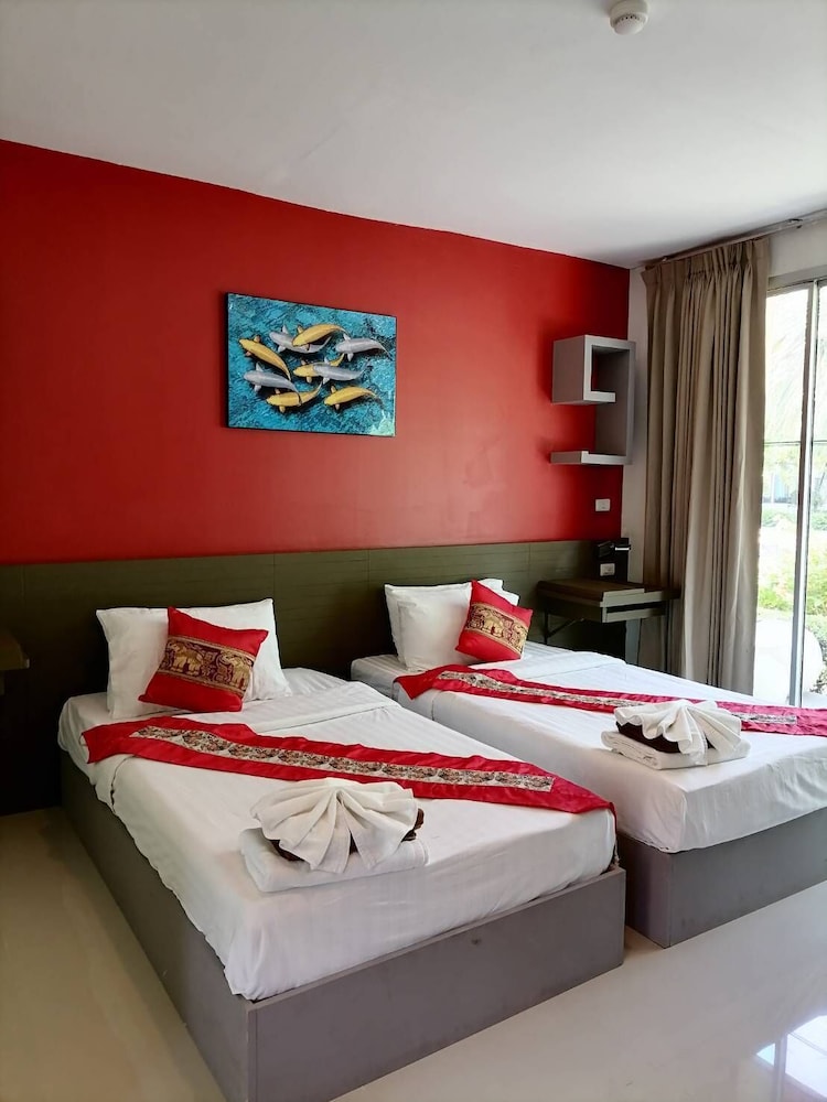 Deluxe Room - Photo 17