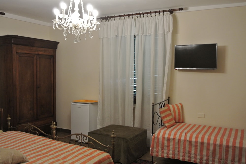 Deluxe Double or Twin Room, 1 Queen Bed, Non Smoking photo 2