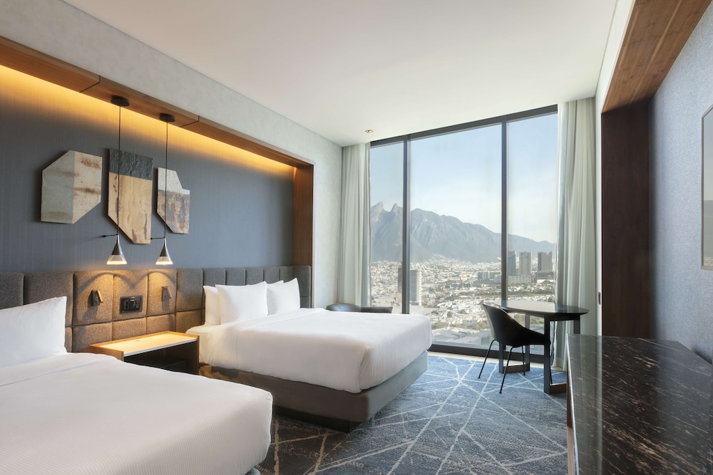 Club Room, 2 Queen Beds - Photo 6