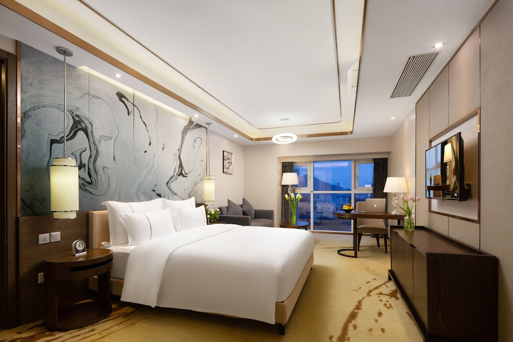 Deluxe Double Room, 1 Queen Bed photo 1