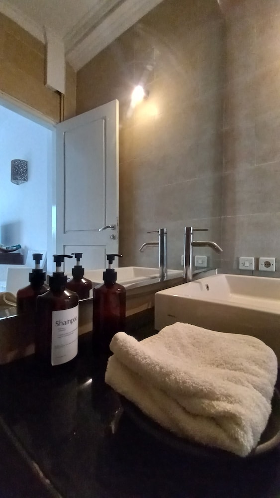 Deluxe Double Room, Balcony - Photo 3