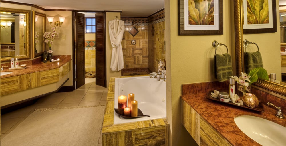 Grand Suite, 1 Bedroom, Ocean View (Grand Duchess Verandah Butler Suite) photo 3