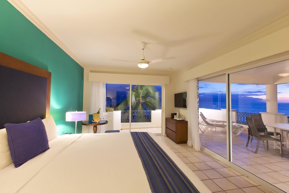 Honeymoon Room, 1 King Bed, Sea View photo 1
