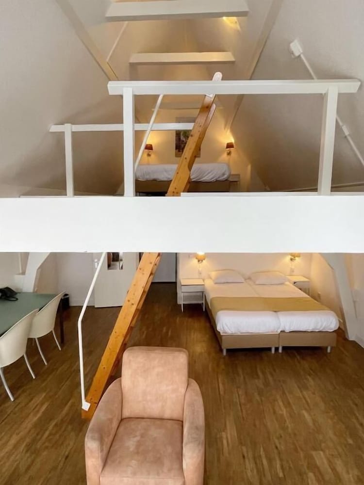 Studio, Multiple Beds photo 1