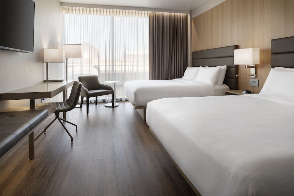 Standard Room, 2 Queen Beds (Mobility Accessible, Roll-In Shower) photo 3
