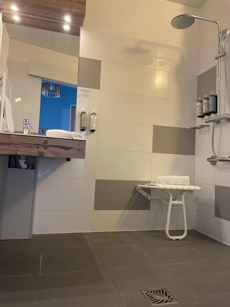 Superior Room, Mobility Accessible, Ocean View photo 2