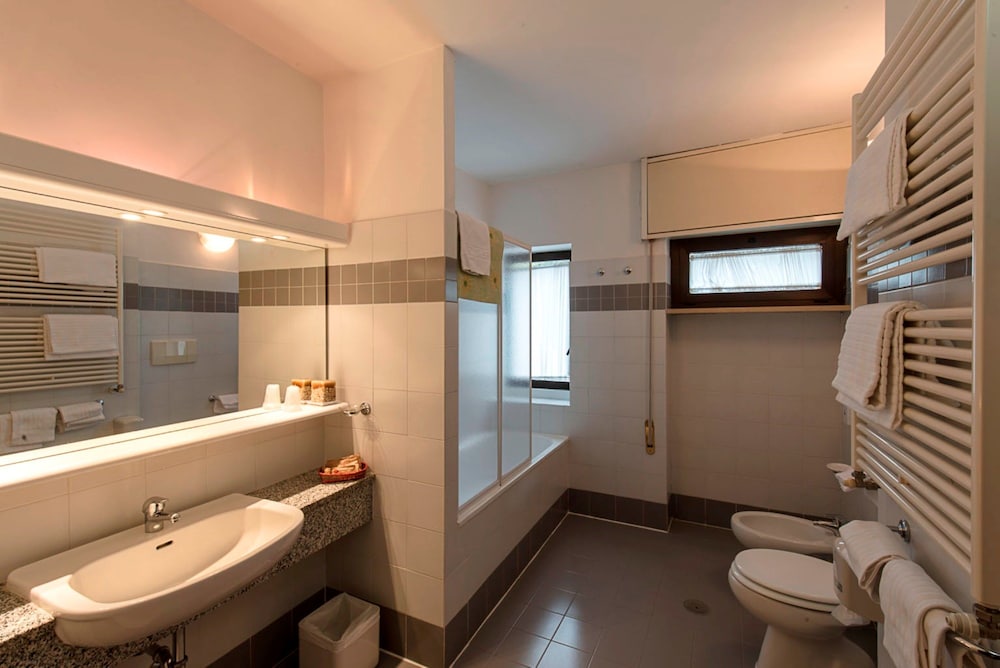 Standard Triple Room photo 2