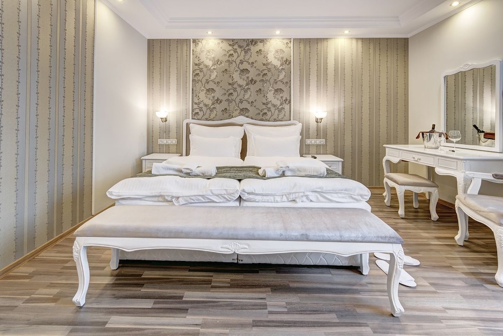 Executive Suite photo 1