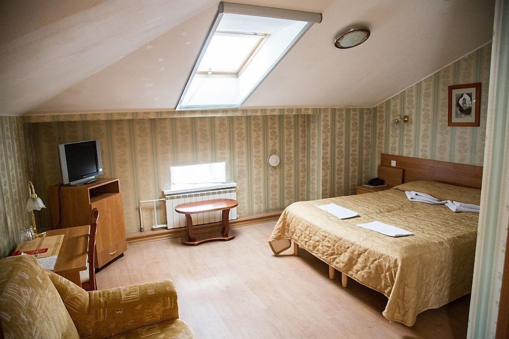 Standard Double or Twin Room photo 1