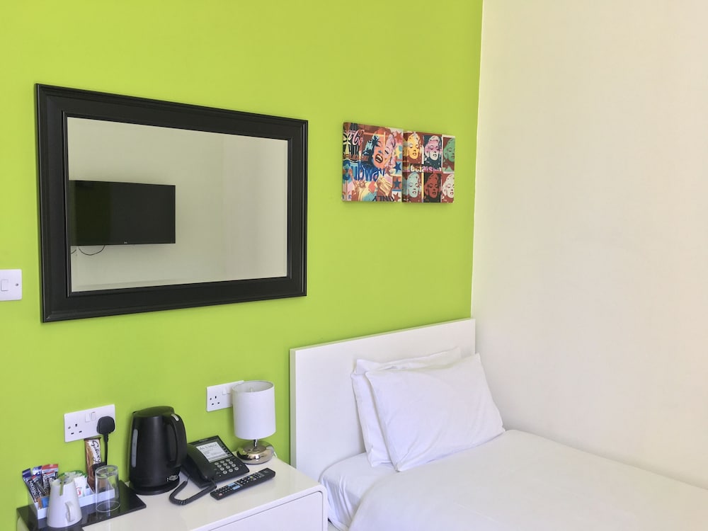 Basic Single Room, 1 Twin Bed photo 2