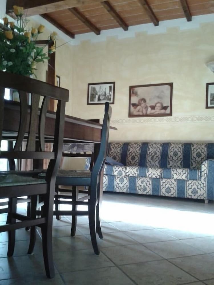 Family Apartment, 2 Bedrooms, Patio (Il Giglio) photo 3