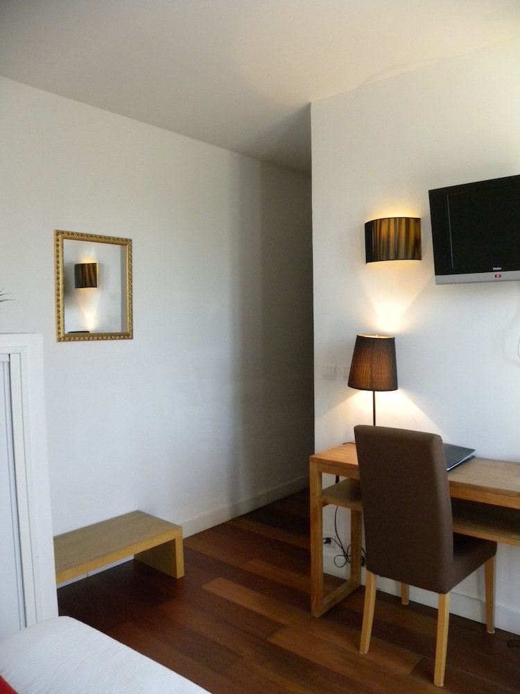 Double Room - Photo 11