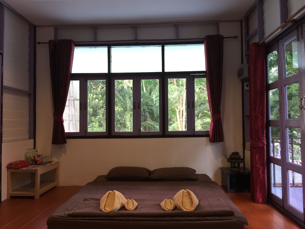 Hong Nai photo 3