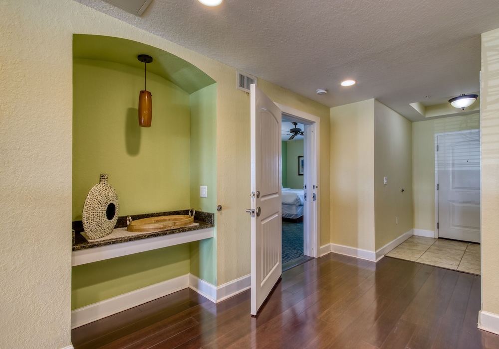Condo, 2 Bedrooms (One King and Two Queens) photo 1