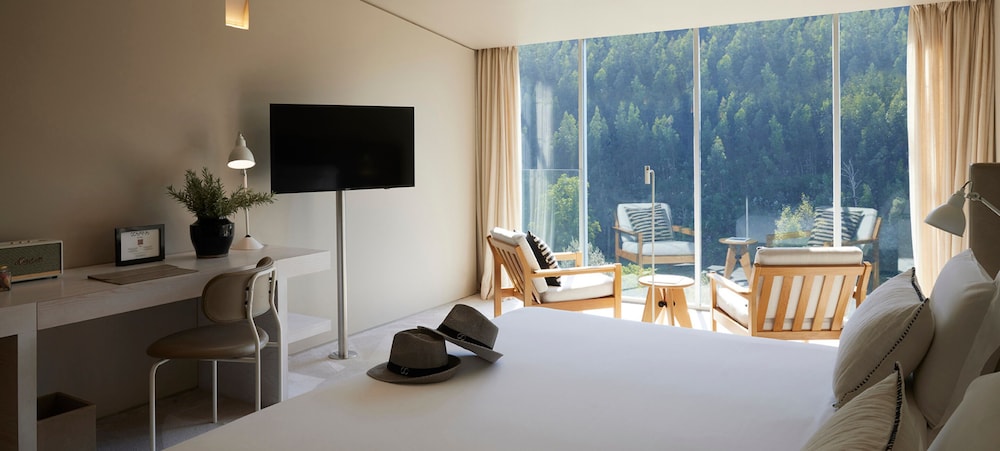 Deluxe Room, Mountain View - Photo 4