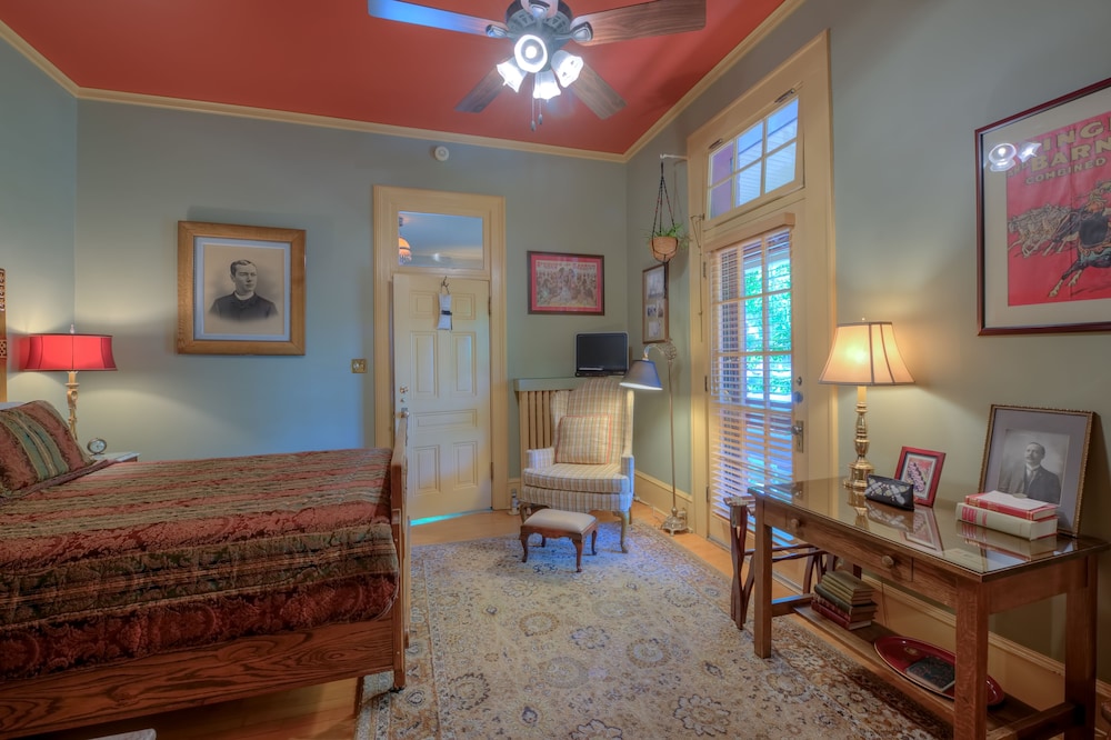 Sanders' Suite photo 1
