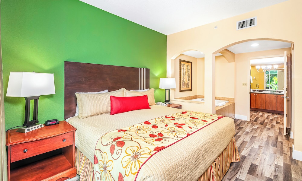 Deluxe Two Bedroom Suite with Pool View photo 3