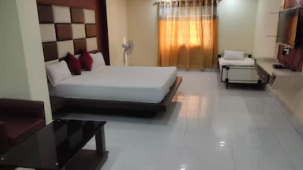 Deluxe Double Room, City View