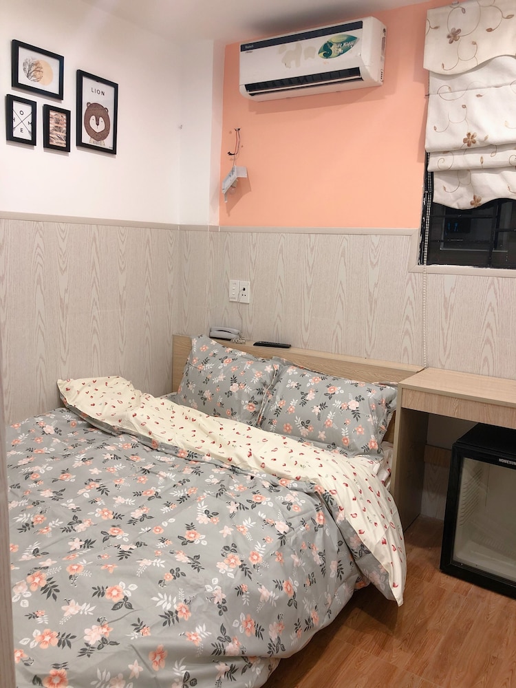 Sunny Basic Double Room