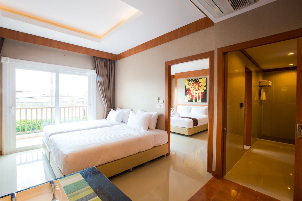 Family Room, 2 Bedrooms, Kitchenette photo 1