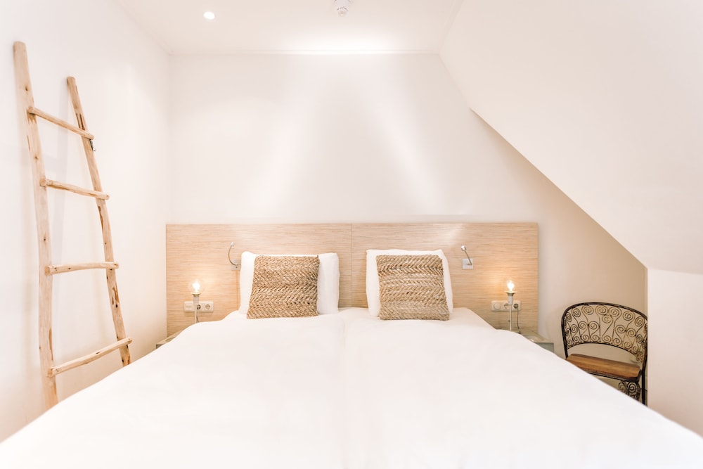 Basic Double Room photo 2