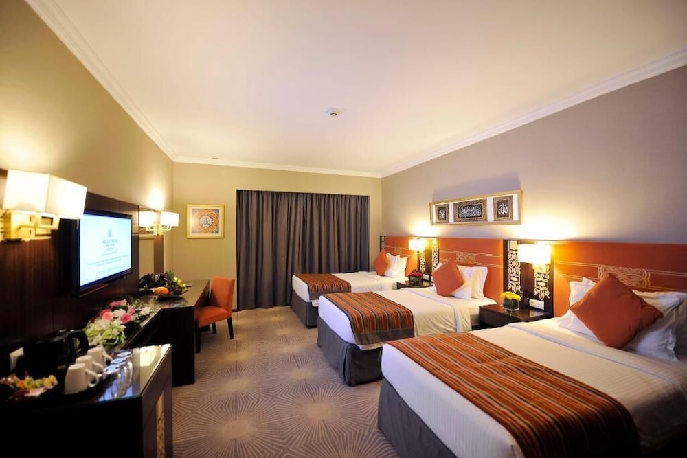 Executive Room, 3 Twin Beds, City View