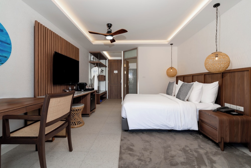 Spa Suite with Private Jacuzzi photo 3