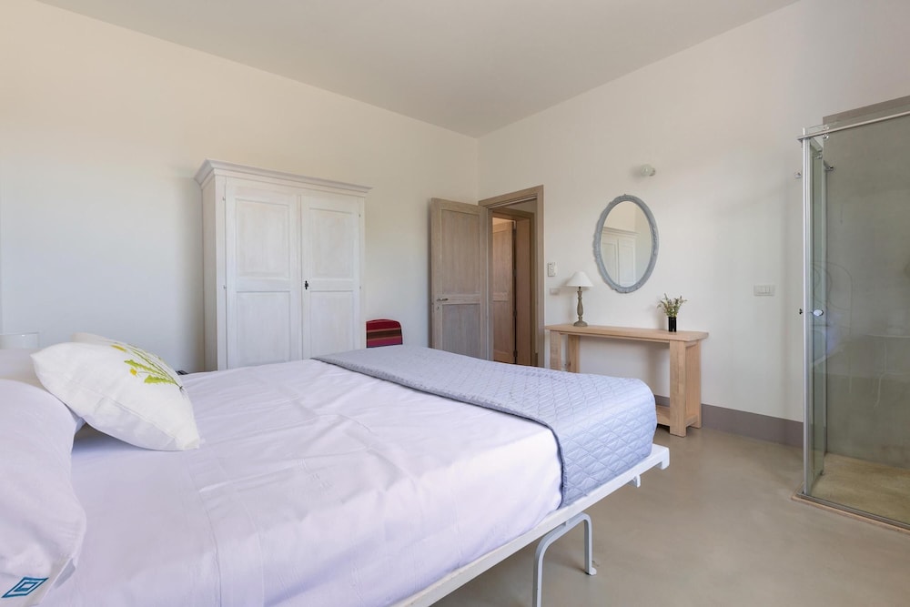 Villa, 6 Bedrooms photo 3