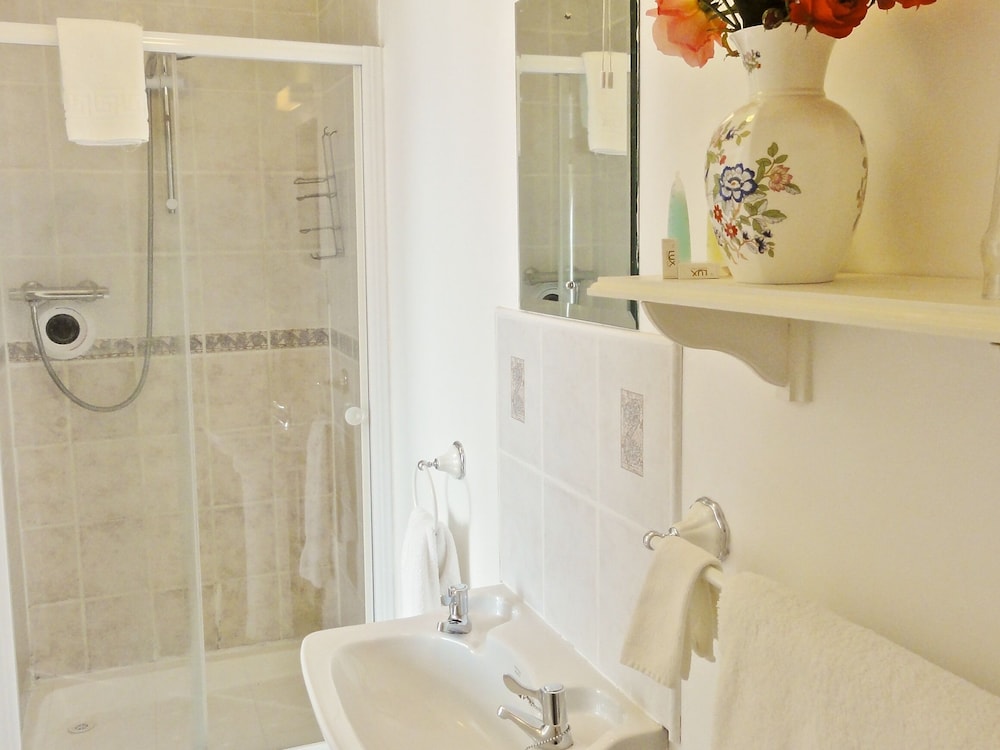 Comfort Suite, Ensuite photo 2