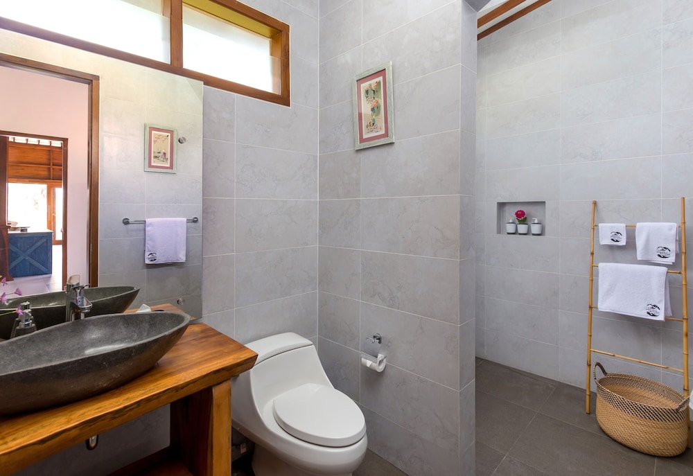 Luxury Villa, 2 Bedrooms, Sea View, Beachfront photo 2