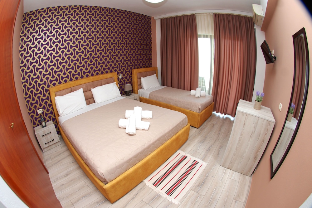 Triple Room, Mountain View