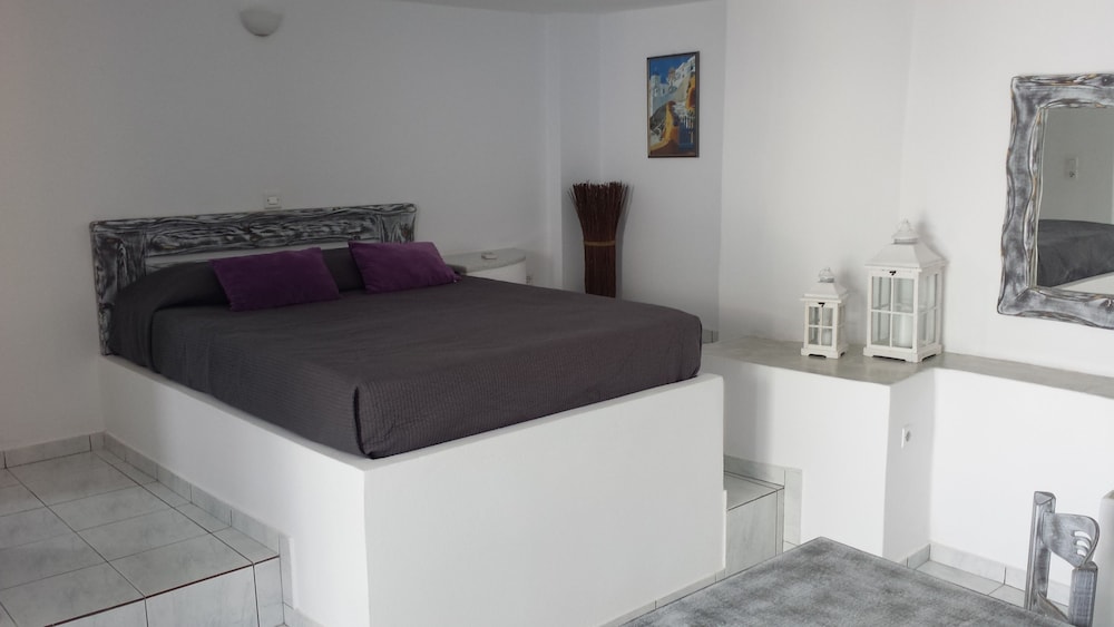 Suite, Jetted Tub