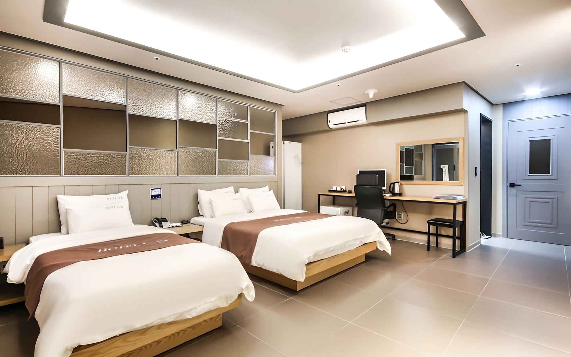 Room (VIP Twin (Lake View)) photo 1