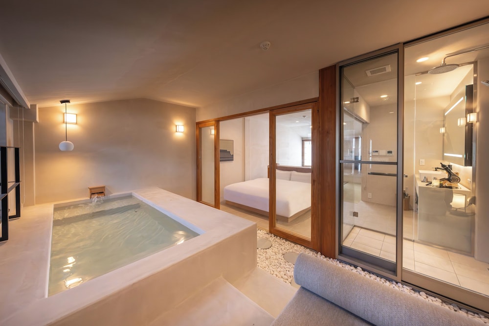 Basic Double Room