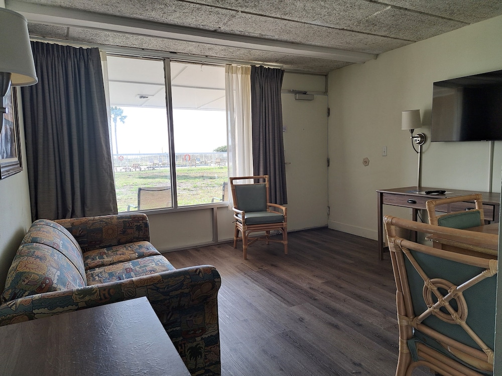 Suite, 1 King Bed, Non Smoking - Photo 5