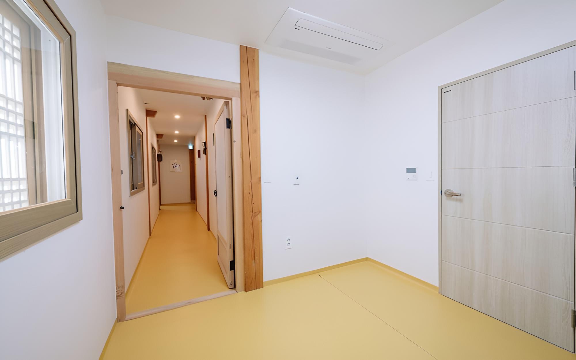 Room (Seolhwa 203) - Photo 3