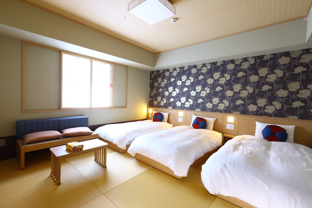 Moderate Triple Room,  Non Smoking - Photo 2