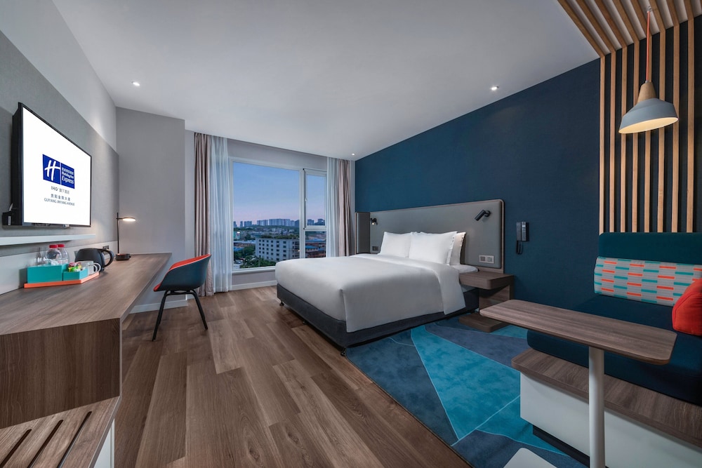 Standard Room, 1 King Bed (Stocked Minibar)