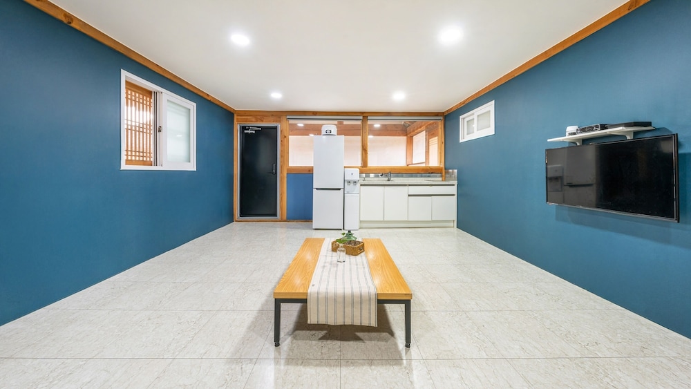 Basic Room, 1 Bedroom (Room Maru 3)