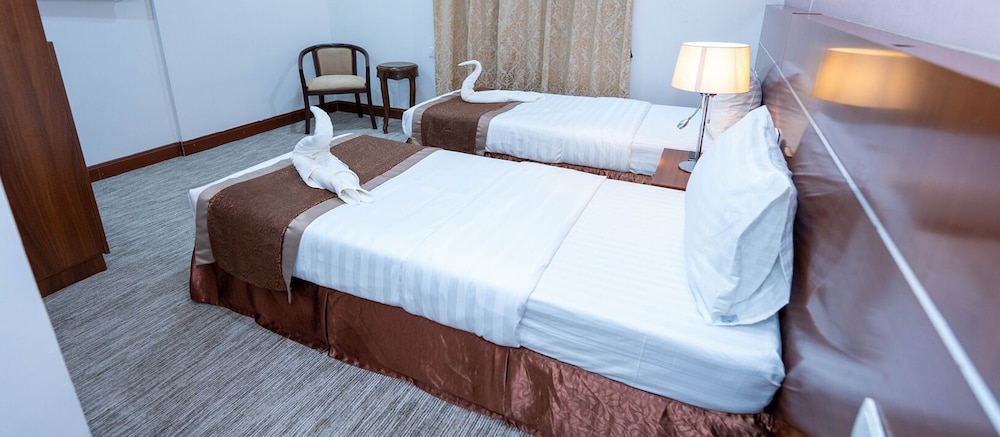 Economy Twin Room - Photo 2
