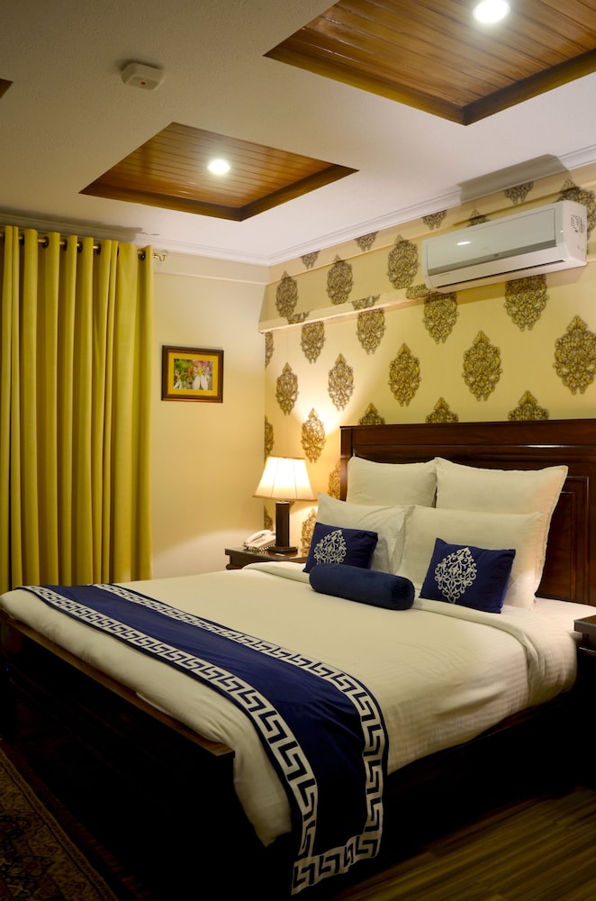 Deluxe Room, 1 King Bed