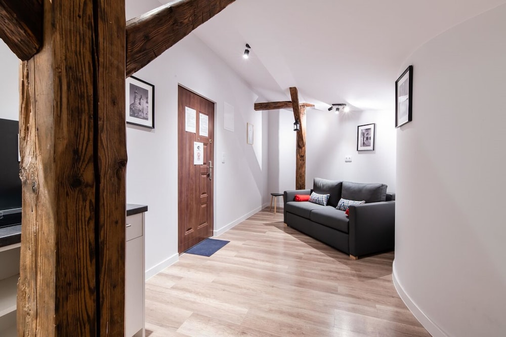 Apartment (D42)